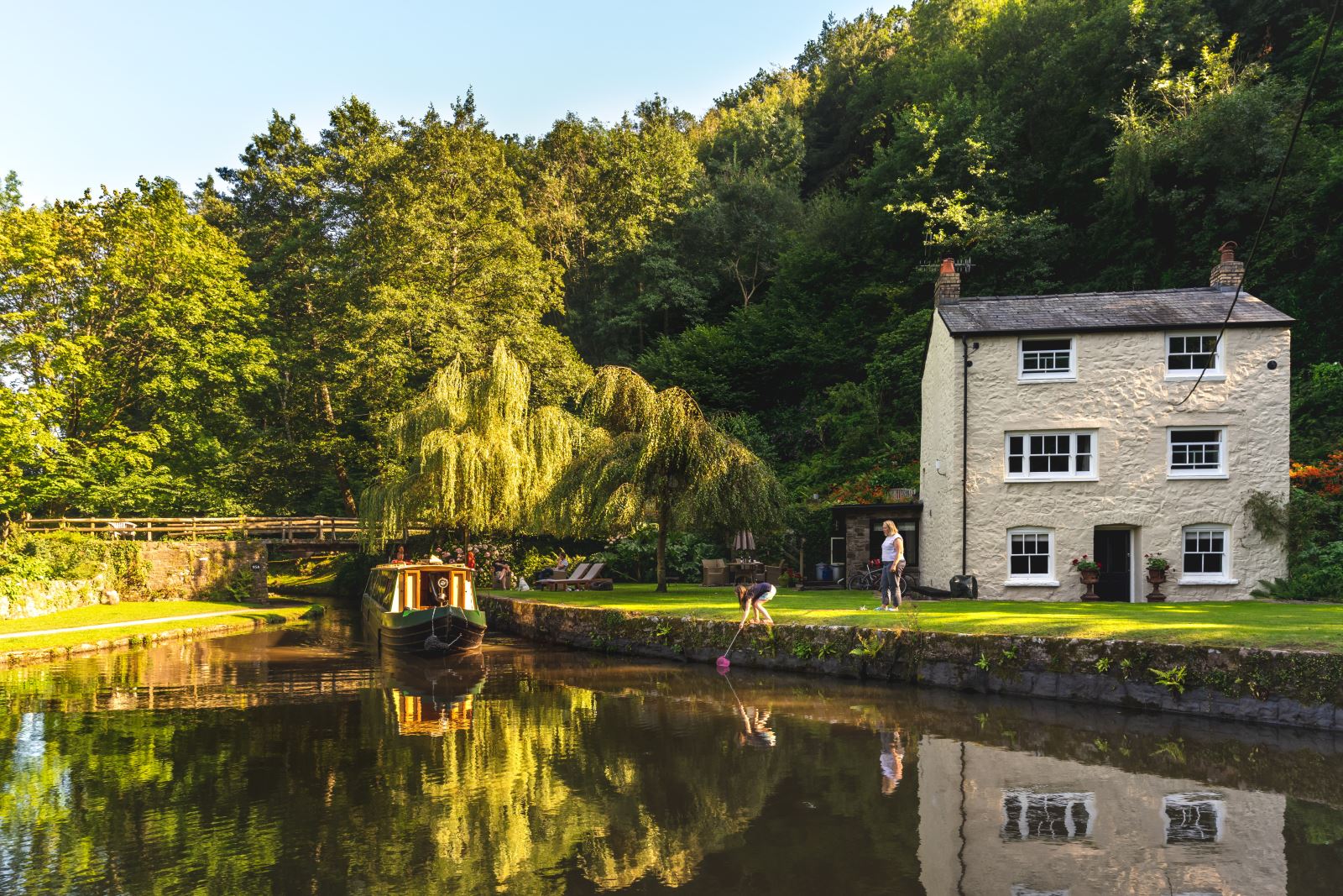 Beacon Park Cottages at Llanfoist Wharf