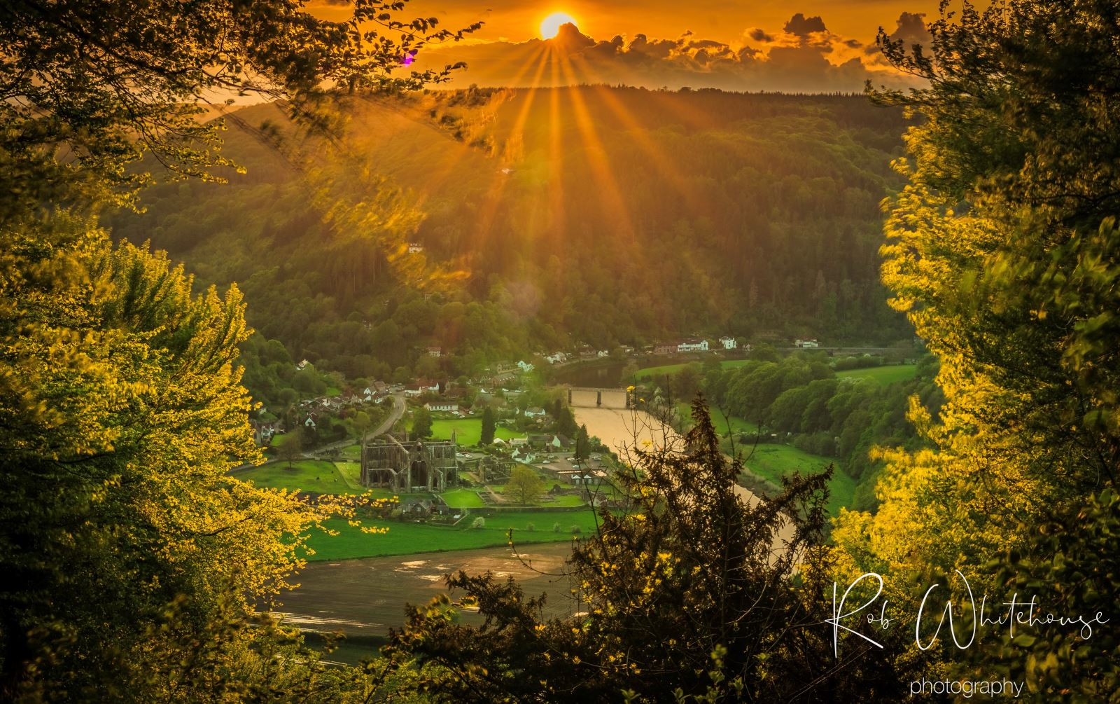 @rwhite_photography Devil's Pulpit Sunset